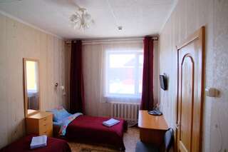 Гостиница Дом у Байкала Северобайкальск  Двухместный номер с 2 отдельными кроватями-3